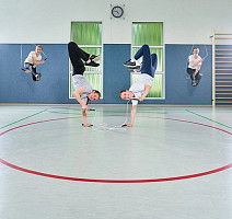 Forbo Marmoleum Sport 83283 light grey фото 3 | FLOORDEALER